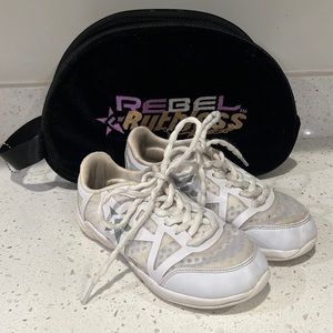 REBEL RUTHLESS cheer shoes size Youth 2 (they run small) white cheer shoes